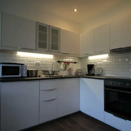 Ivan Zaton Apartment *