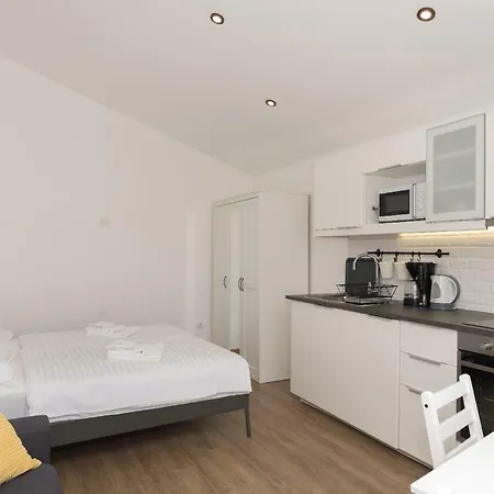 Ivan Апартаменты *