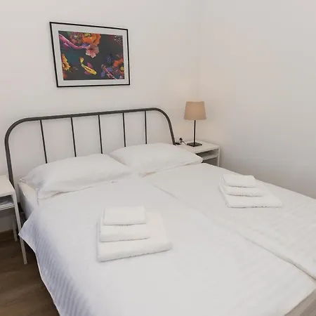 Ivan Zaton Apartment *